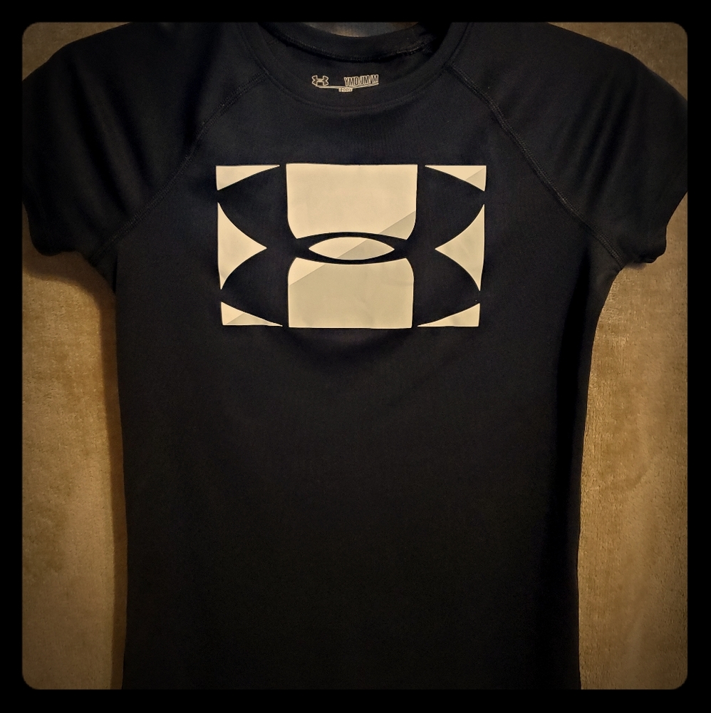 Black Under armour loose shirt